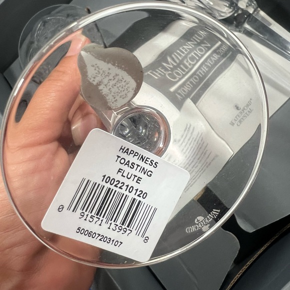 WATERFORD, The Millennium Collection Toasting Flutes Celebrating HAPPINESSES. - Picture 4 of 6